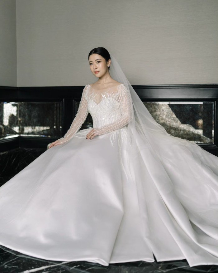 Gaun pengantin ball gown custom karya CELRA Jakarta