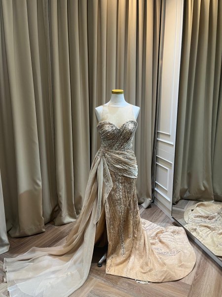 Gaun sewa CELRA.id Gold 14, warna gold