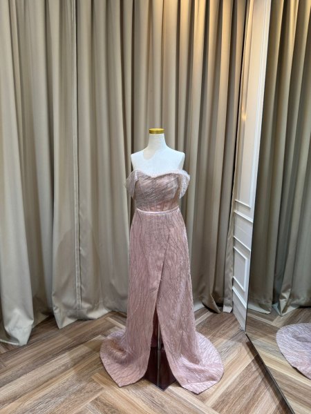 Gaun sewa CELRA.id Pink 11, warna pink