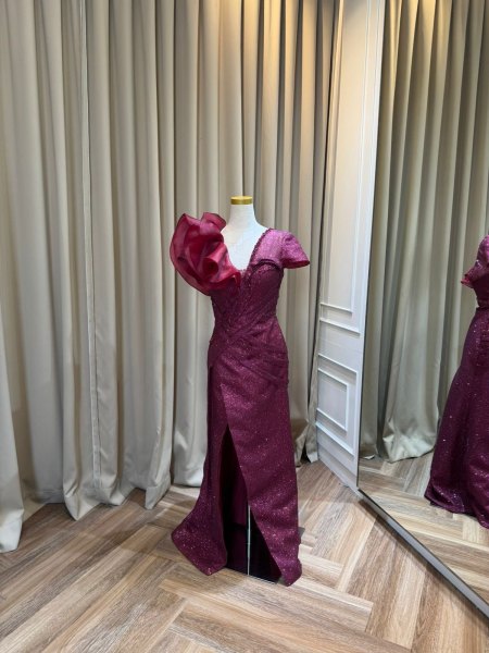 Gaun sewa CELRA.id Red 02, warna merah