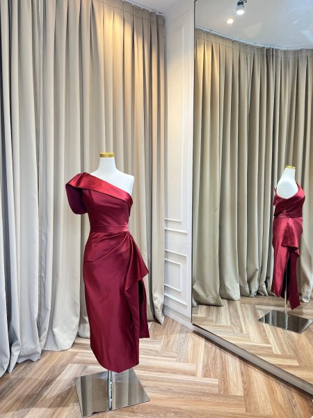 Gaun sewa CELRA.id Red 14, warna merah